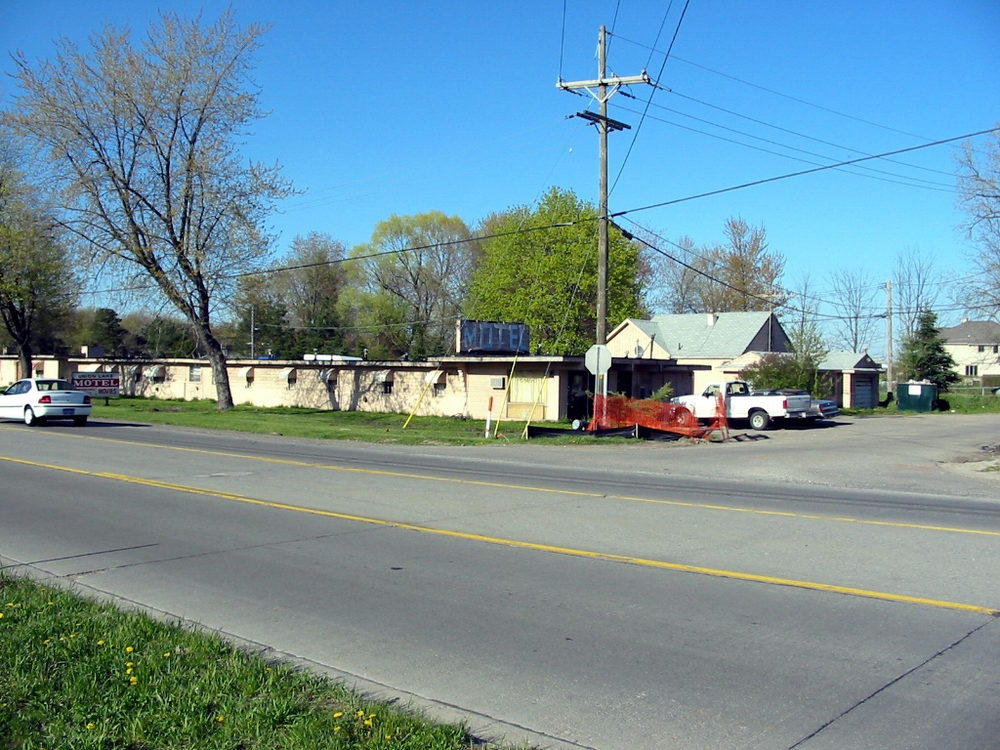 Union Lake Motel - May 2002